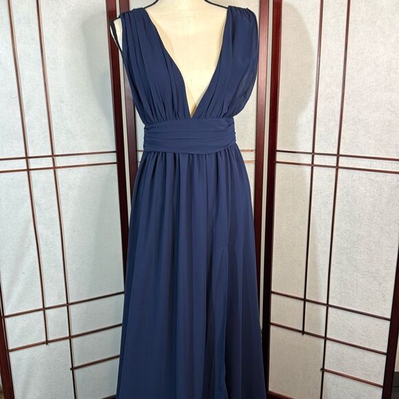Elegant Navy Blue Evening Gown - Picture 1 of 5
